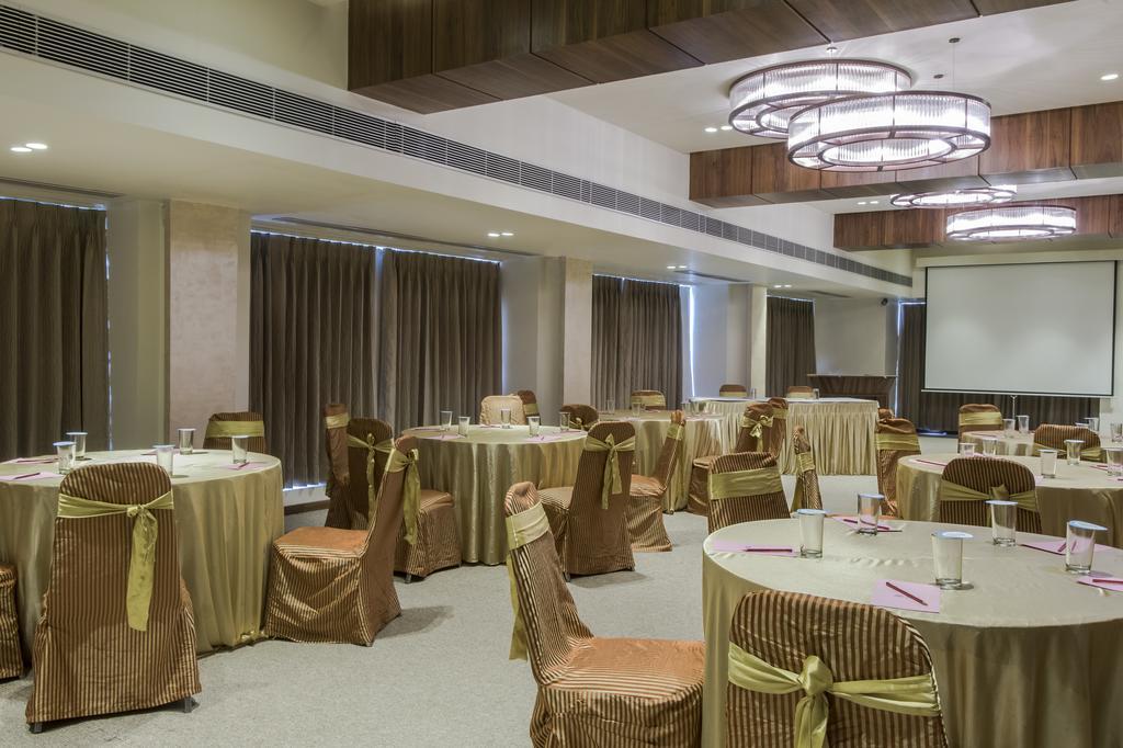 Inder Residency Hotell Ahmedabad Eksteriør bilde