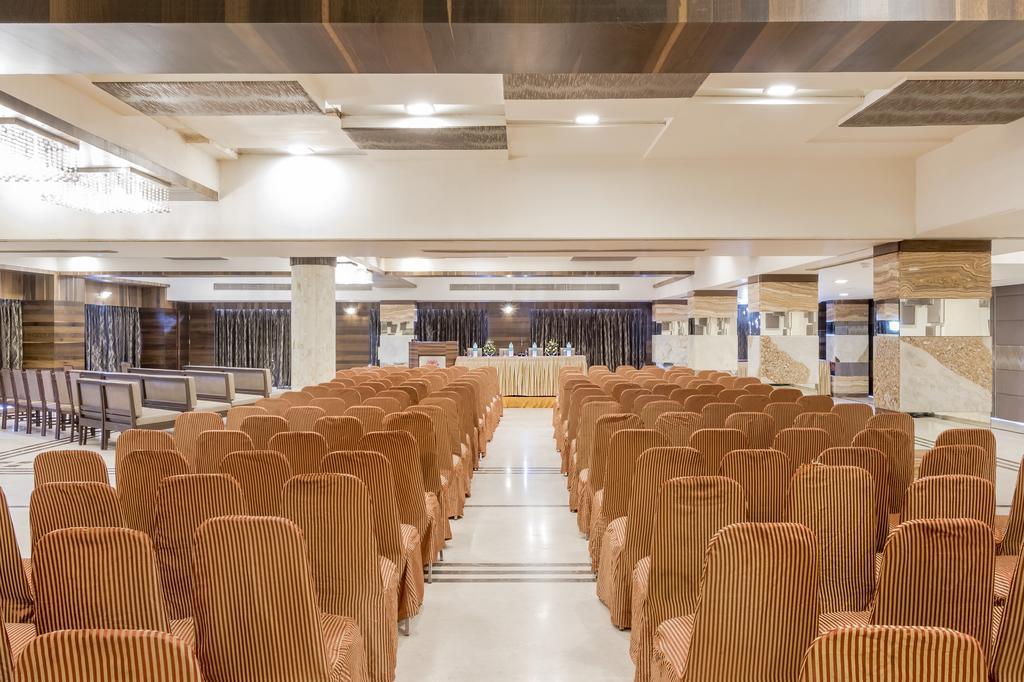 Inder Residency Hotell Ahmedabad Eksteriør bilde