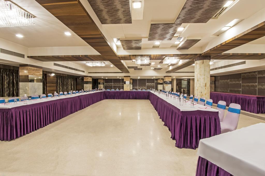 Inder Residency Hotell Ahmedabad Eksteriør bilde