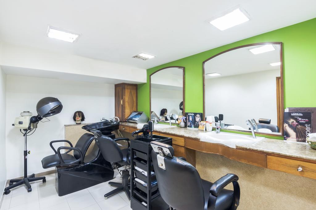 Inder Residency Hotell Ahmedabad Eksteriør bilde