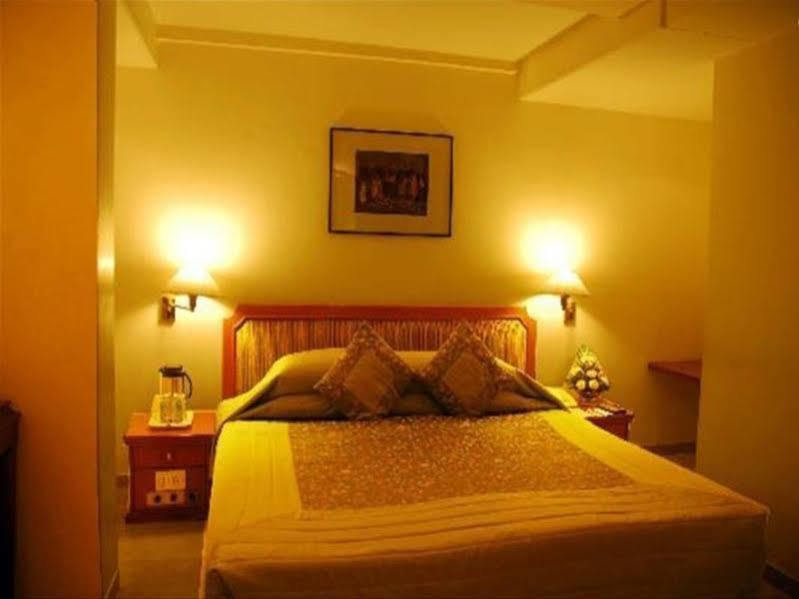 Inder Residency Hotell Ahmedabad Eksteriør bilde