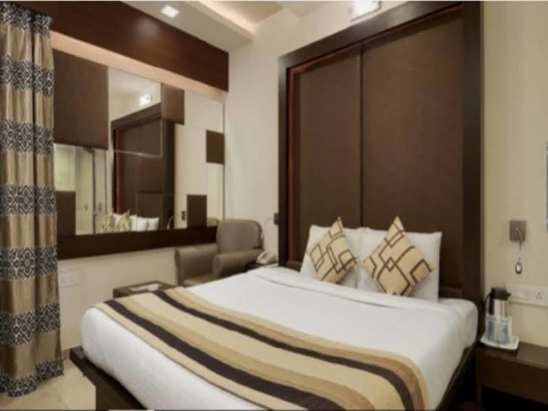 Inder Residency Hotell Ahmedabad Eksteriør bilde